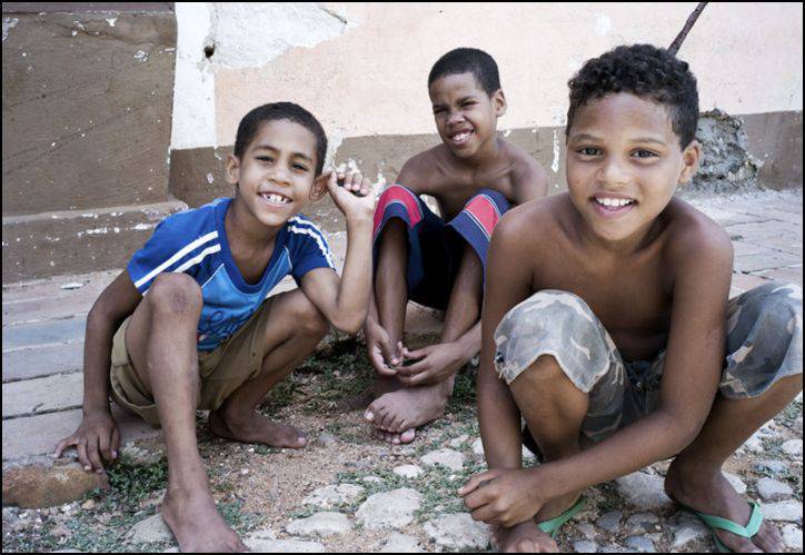 Cuba: ''Los Juguetes y los Niños'' Cuba: ''Los Juguetes y los Niños''